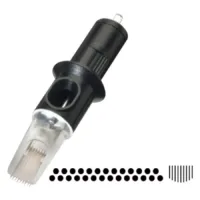 Punta dell'ago nera con protezione trasparente, primo piano