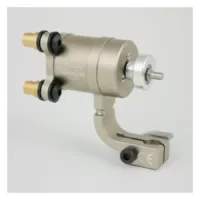 Macchina per tatuaggi dorata in alluminio su sfondo bianco