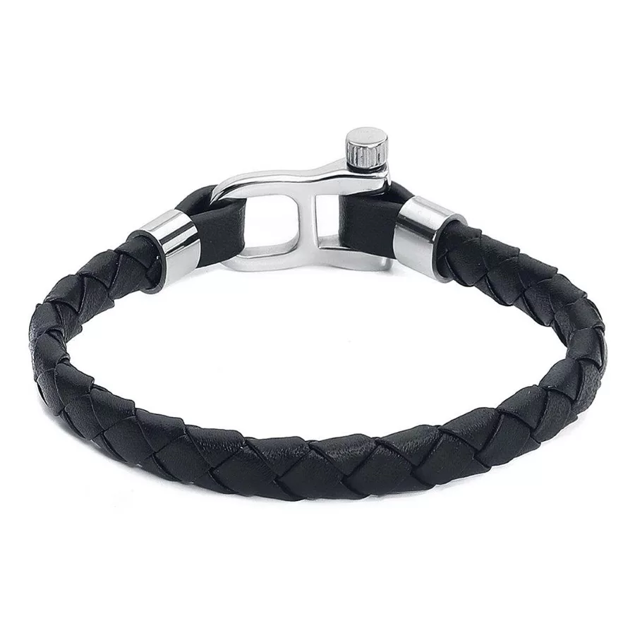 Braccialetto in pelle nera intrecciata con chiusura in acciaio argento su sfondo bianco