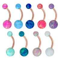 Doppel Opal Bananabell in Roségold Verschiedene Doppel Opal Bananabells mit roségoldenem Titanstab und bunten Opalkugeln auf weißem Hintergrund