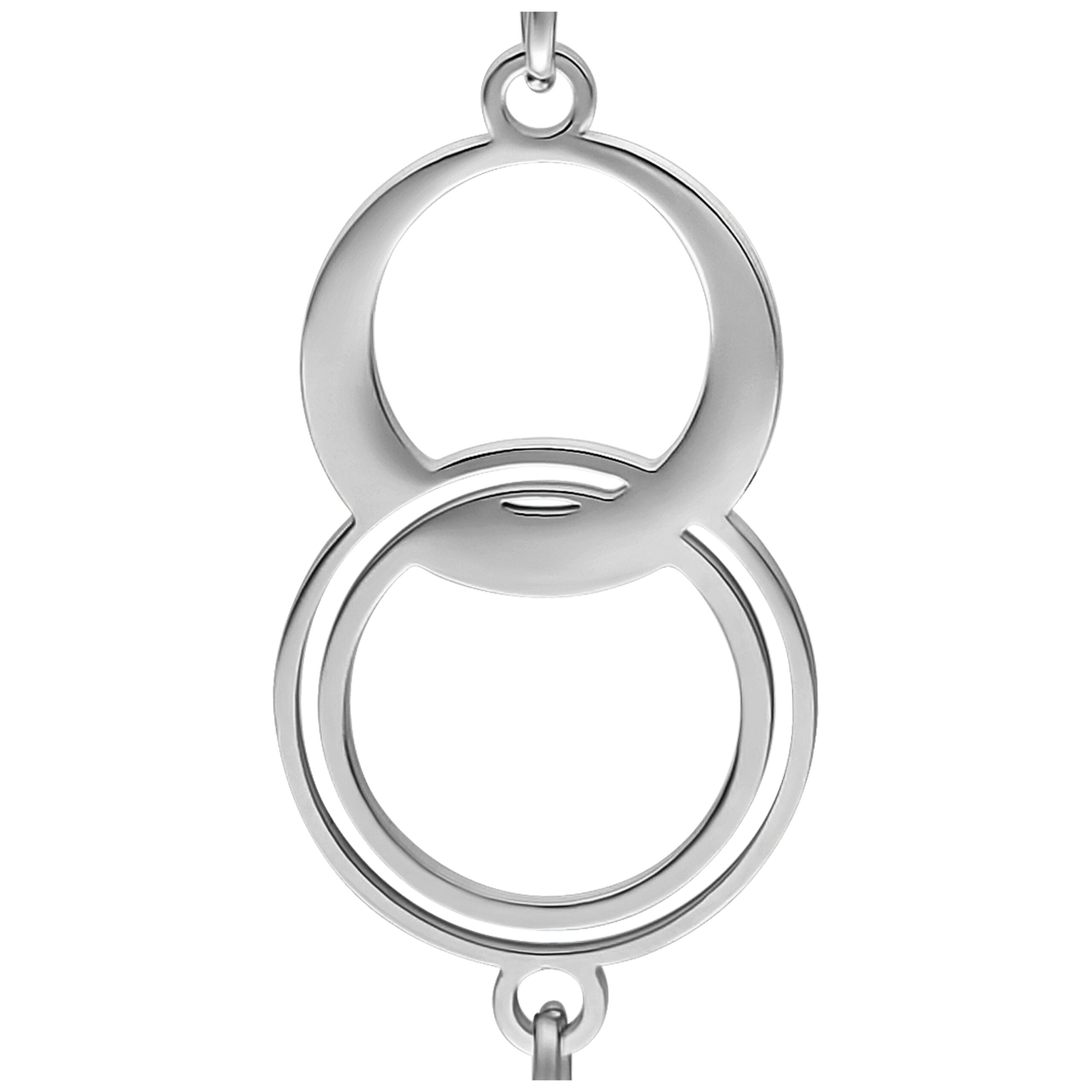 Zwei glänzende silberne Hoop-Ohrringe aus Chirurgenstahl auf weißem Hintergrund