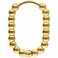 Goldene ovale Ohrringe mit Blasenstruktur auf weißem Hintergrund