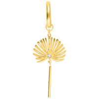 Goldene Ohrringe Little Petticoat Hoops mit Klappverschluss und Kristall auf weißem Hintergrund