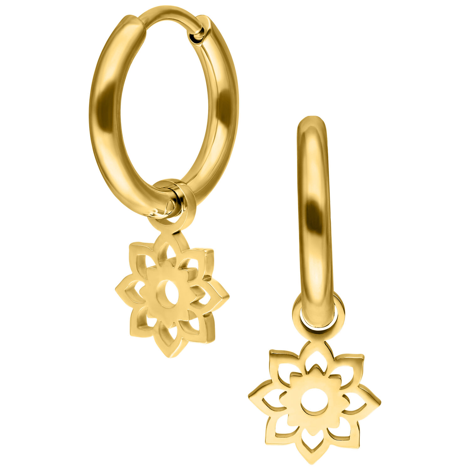 Zwei goldene Creolen mit Blumenanhänger auf weißem Hintergrund