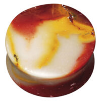 Colorato Plug in Mookaite di Pietra - 24mm Plug rotondo in Mookaite di pietra con motivi rossi, gialli e bianchi su sfondo bianco