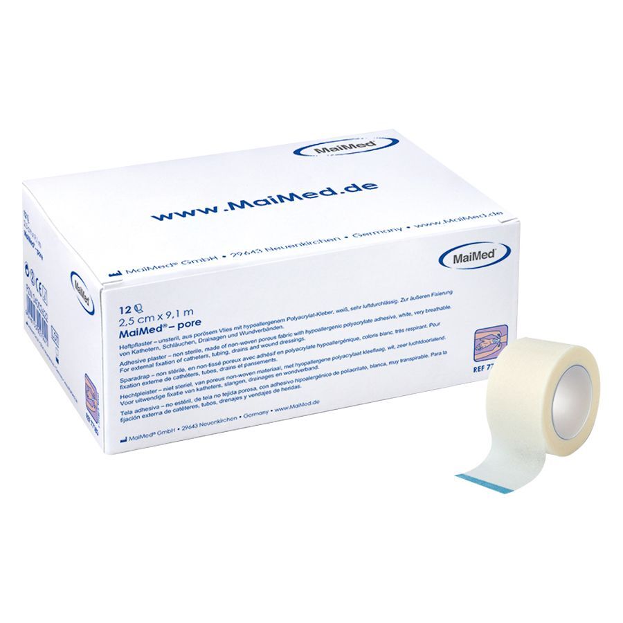 MaiMed® cerotto a rotolo non sterile 2,5cm x 9,1m Rotolo bianco di cerotto MaiMed® davanti alla confezione su sfondo bianco