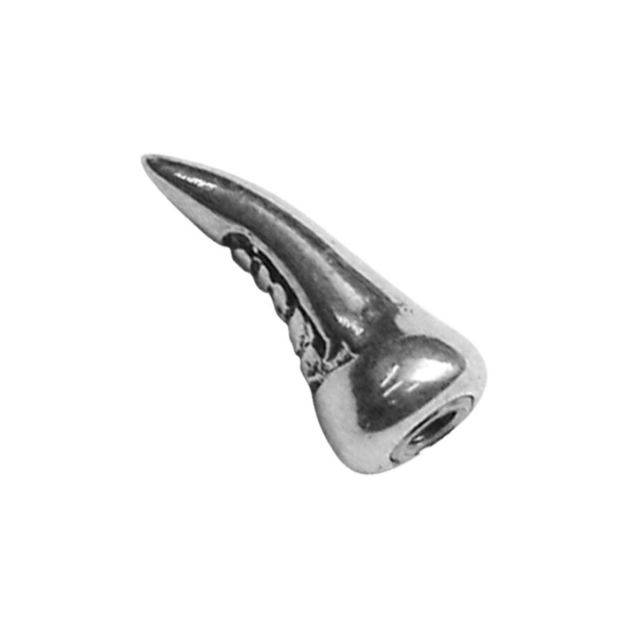 Wildcat® Argento Bio Mechanical Attachment Attacco piercing biomeccanico in argento con punta curva su sfondo bianco