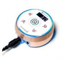 Critical Atomxr Alimentatore Rosegold Alimentatore rotondo in roségold e bianco su sfondo bianco