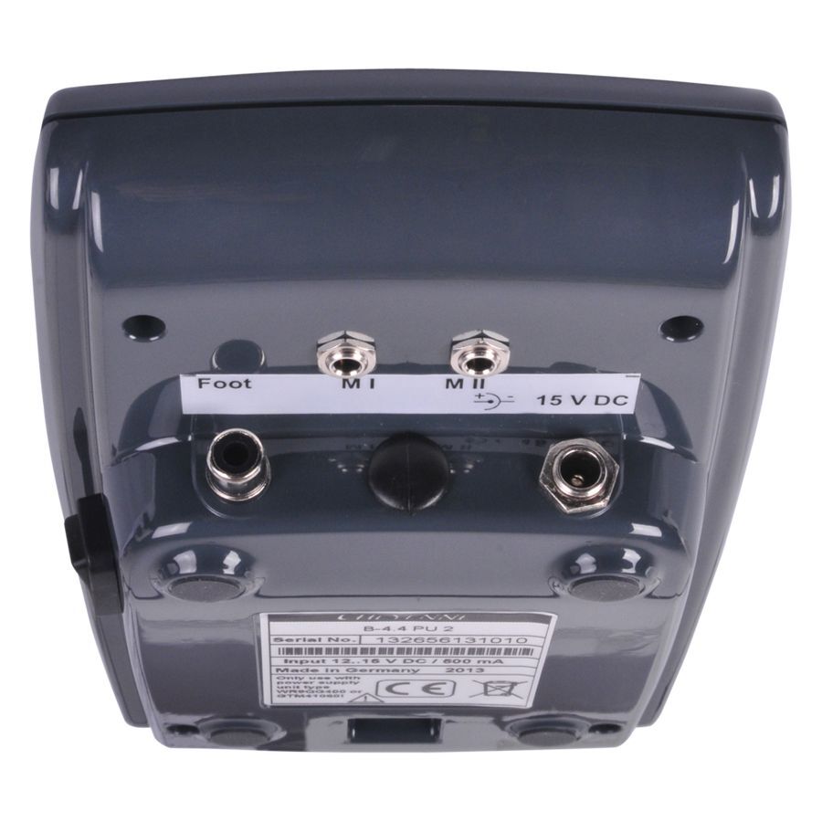 Alimentatore Power Unit 2 nero Alimentatore Power Unit 2 nero visto dal basso con connettori su sfondo bianco