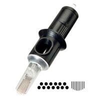 Testina per tatuaggi nera con parte anteriore trasparente su sfondo bianco