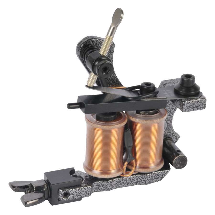 Macchina per Tatuaggi Diabolica 3 in Grigio e Rame Macchina per tatuaggi grigia Diabolica 3 con bobine color rame su sfondo neutro