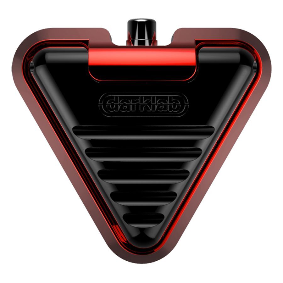 Delta Footswitch Ruby in rosso e nero Delta Footswitch Ruby rosso e nero in alluminio su sfondo neutro