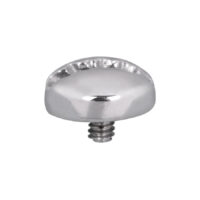 Accessorio piercing argento, filettatura interna Accessorio in acciaio chirurgico 316L con filettatura interna da 1,2 mm su sfondo bianco