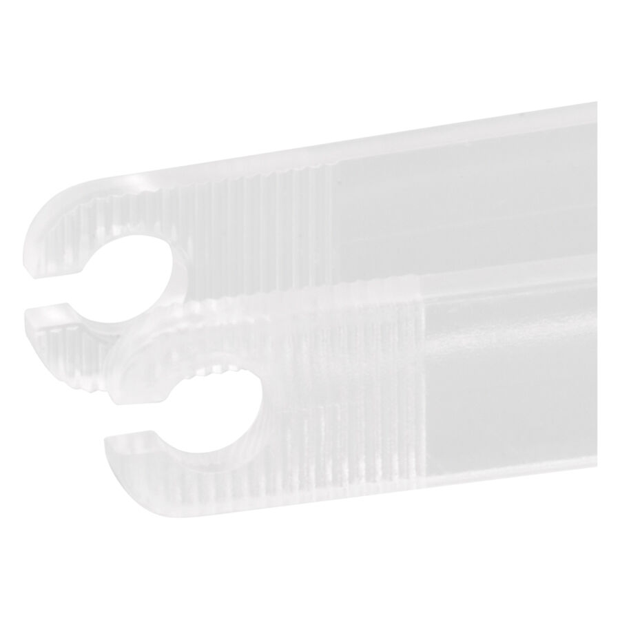 Pinzetta monouso trasparente, rotonda e sterile su sfondo bianco