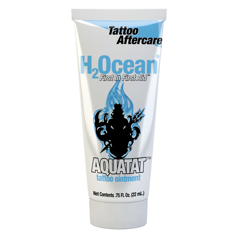 Tubetto bianco di crema per tatuaggi Aquatat con logo blu H2Ocean su sfondo bianco