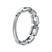Clicker Chain Links Argento in acciaio chirurgico su sfondo bianco