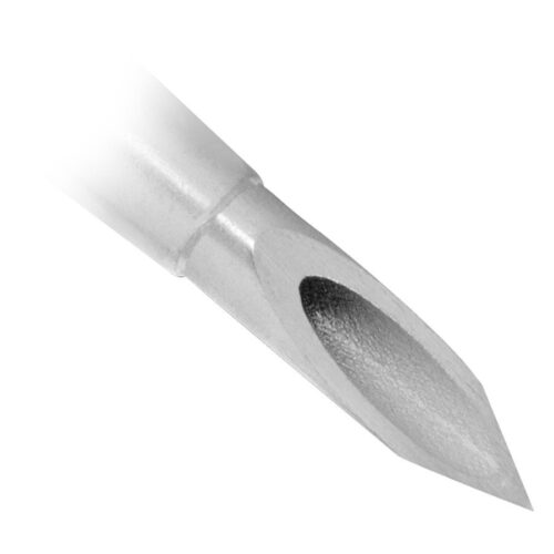 Primo piano di una cannula Optiva in acciaio chirurgico con punta affilata