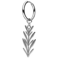 Orecchini d'argento con un pendente a foglia dettagliato su sfondo bianco.